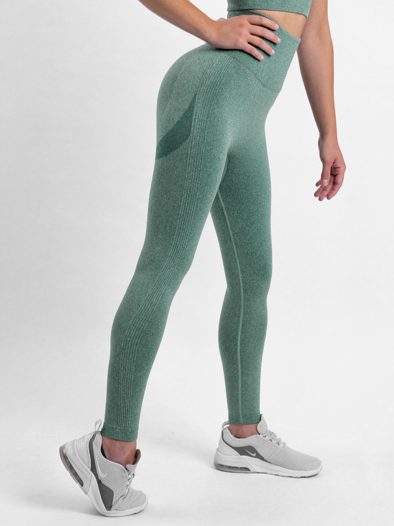 VAAM LMNTS SCRUNCH SEAMLESS LEGGINGS - GREEN MARLE | VAAMSPORT