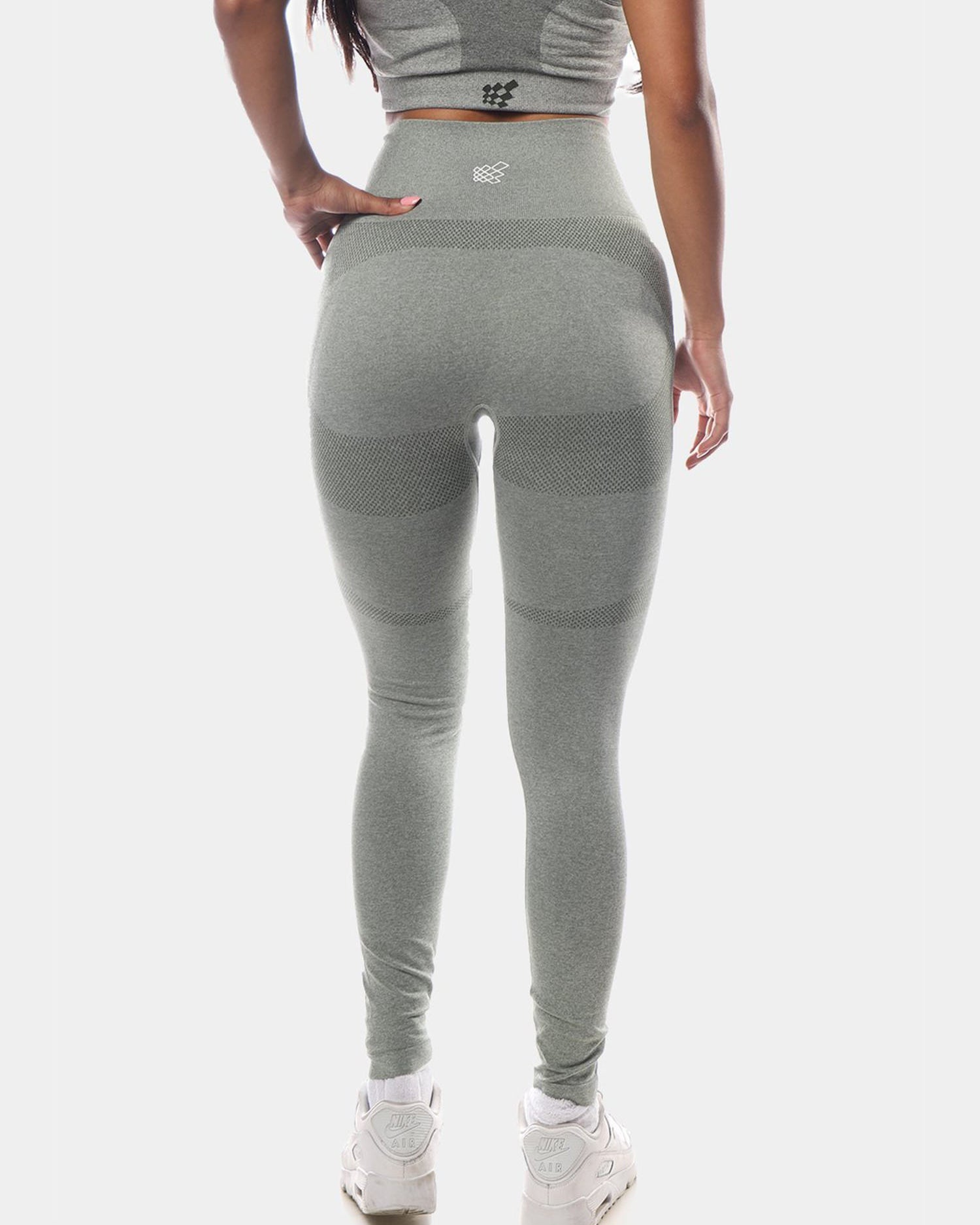 JED NORTH SUPPLE SEAMLESS LEGGINGS - GREEN | VAAMSPORT