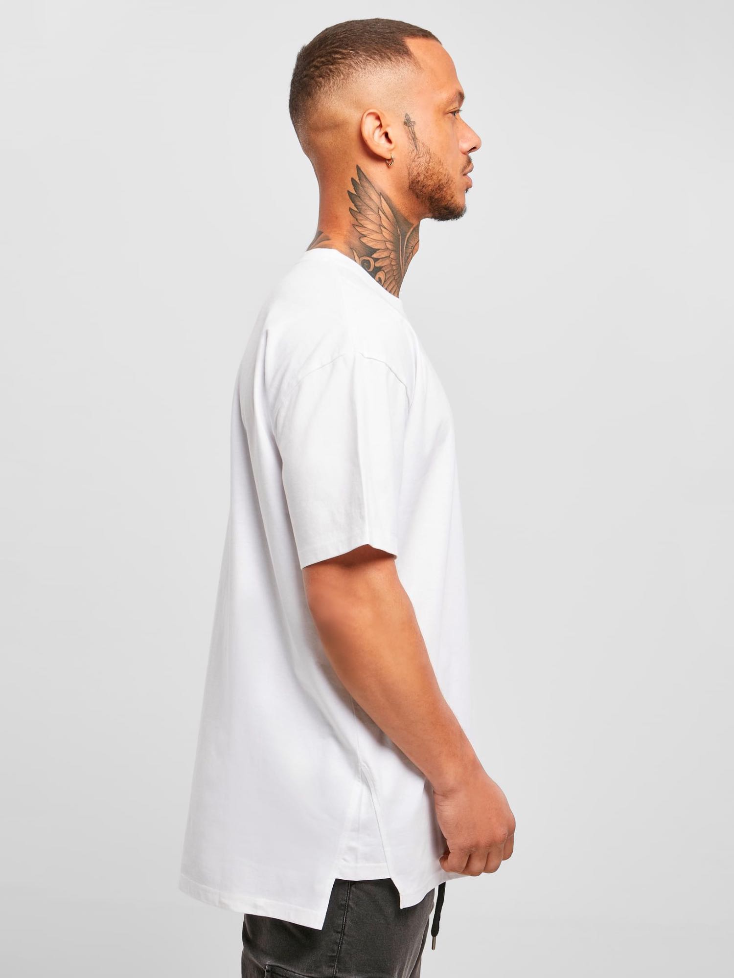 URBAN CLASSICS TRIANGLE TEE - WHITE | VAAM SPORT