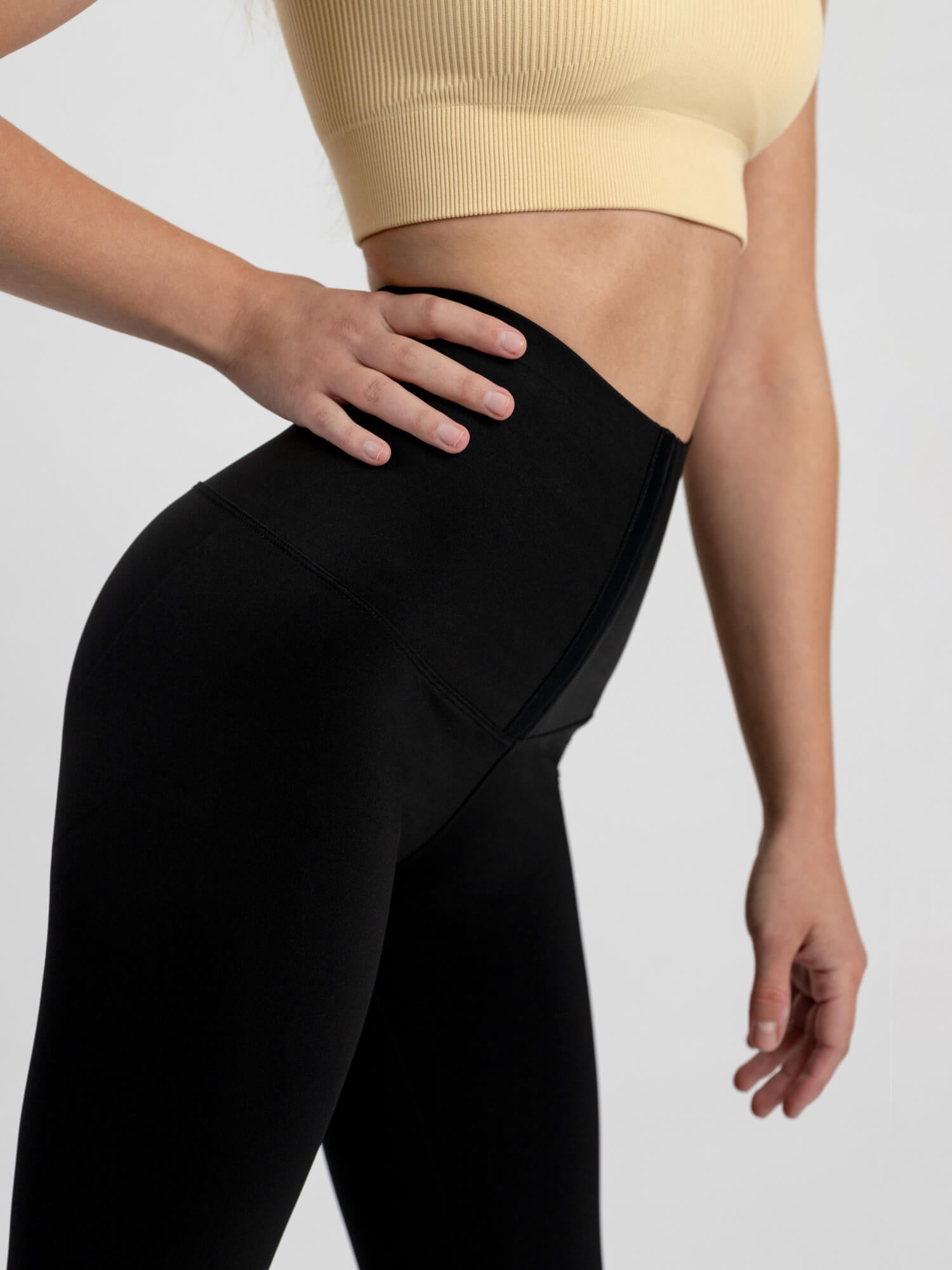 VAAM LMNTS SCUPLT TIGHTS - BLACK  VAAMSPORT